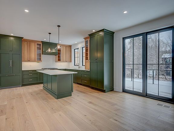 5th image of 3 Black Diamond Road #1