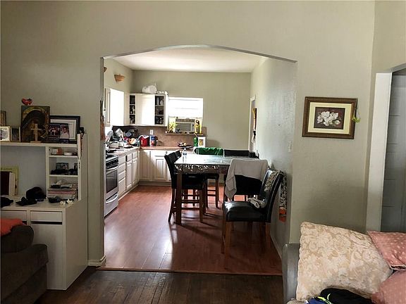 2nd image of 422 Marshalldell Ave
