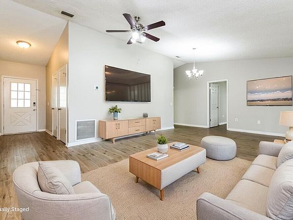 4th image of 602 Cypress Ct