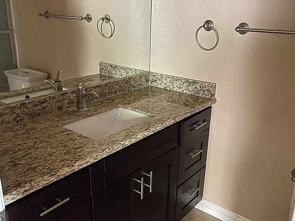 5th image of 11067 Alonda Ct