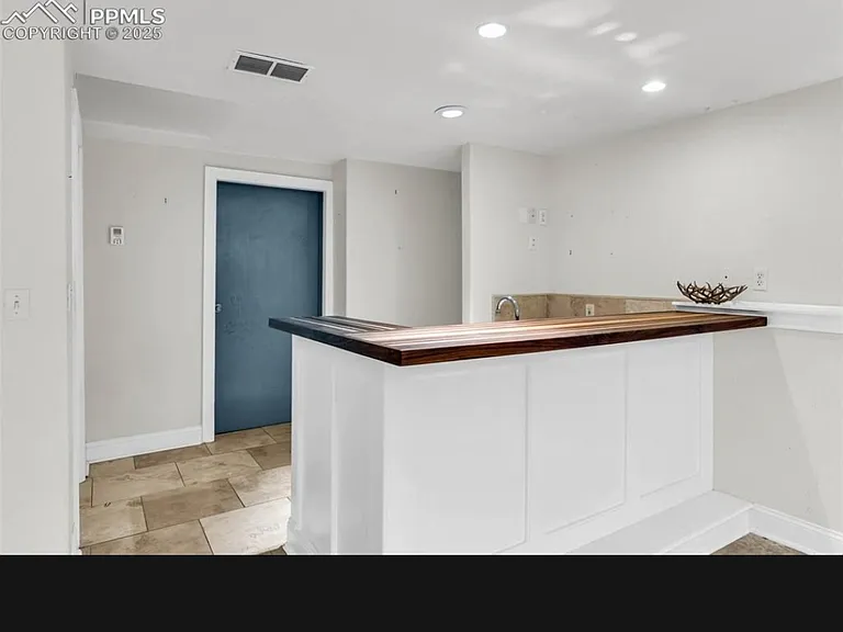 2414 N Greenwood St — Photo 13