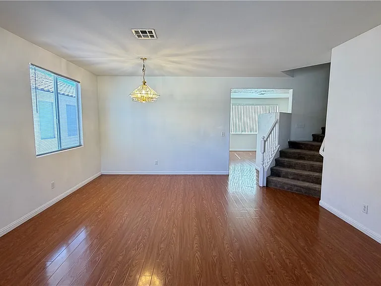 6052 S Pioneer Way — Photo 4