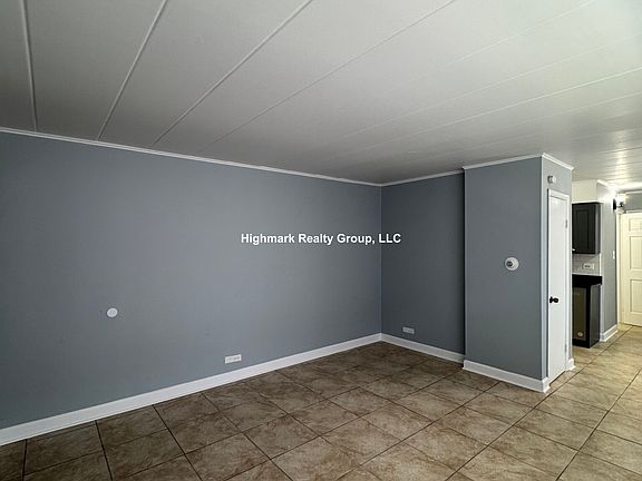 5th image of 3810 25th Ave #6