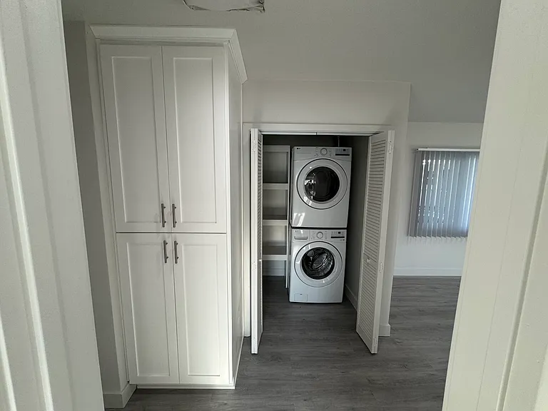 1118 S Holt Ave #5B — Photo 25