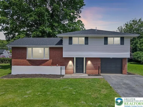 555 E Walnut St, Hellertown, PA 18055