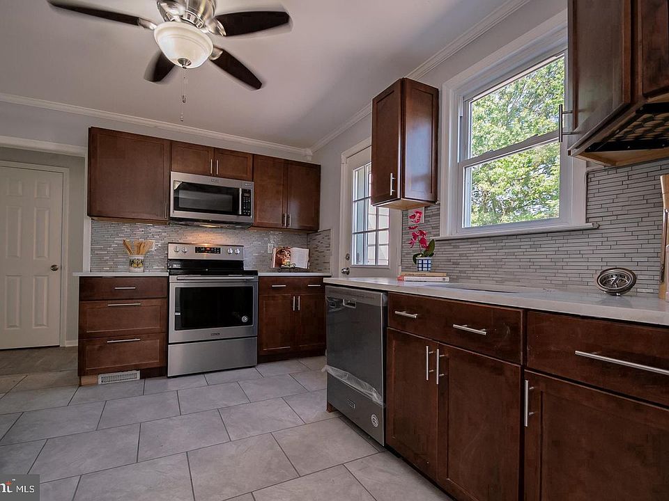 1st image of 80 Sparks Ave