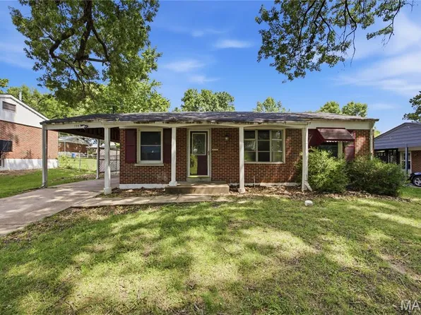 1745 Foley Dr, Saint Louis, MO 63136