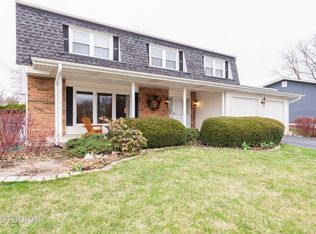 1435 Bolson Dr, Downers Grove, IL 60516