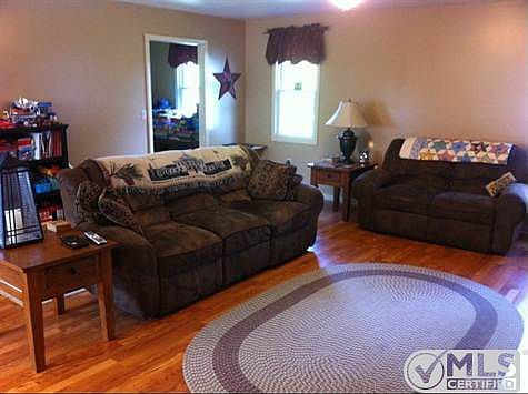 3rd image of 730 Fairmont Pike