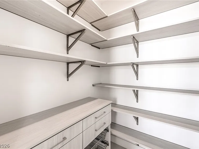 10864 Agate Cliffs Ave — Photo 11