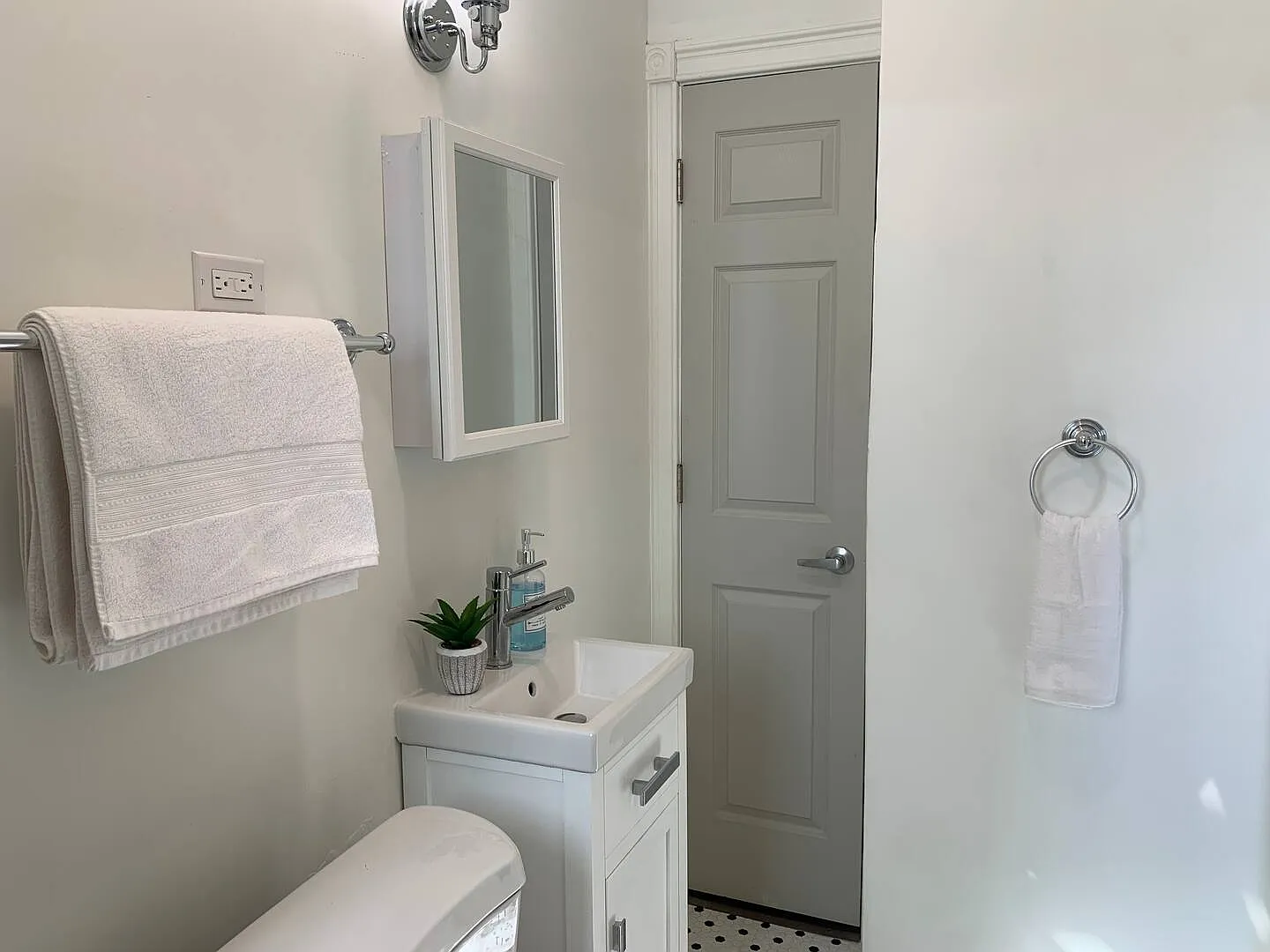 23 Allen St — Photo 3