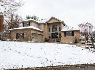 904 Ridgewood Dr, Maysville, KY 41056