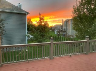 2 Shoal Creek Ct, Lake In The Hills, IL 60156