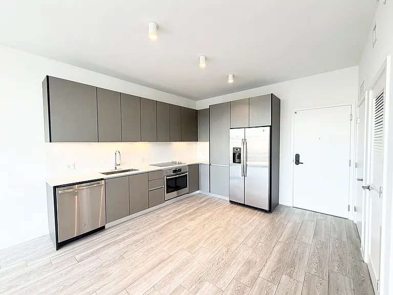 282 NW 25th St #1 — Photo 3