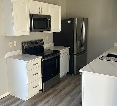 3rd image of 5425 E 100th Drive