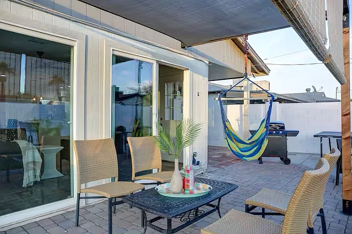 4 bed, 2097 sqft, $3,950 — Photo 3