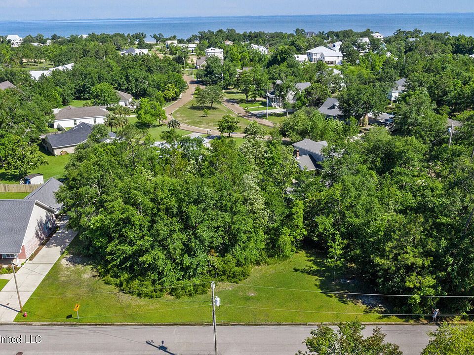 1st image of 129 Seabrook Dr #1