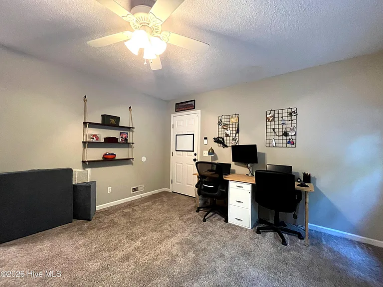 2400 Longleaf Dr W — Photo 25