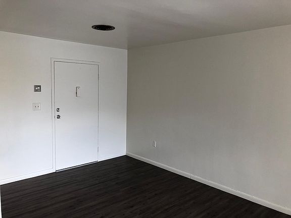 4th image of 4805 Glenway Ave #32