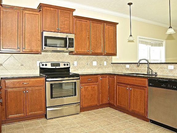 Kitchen w/ SS appliances