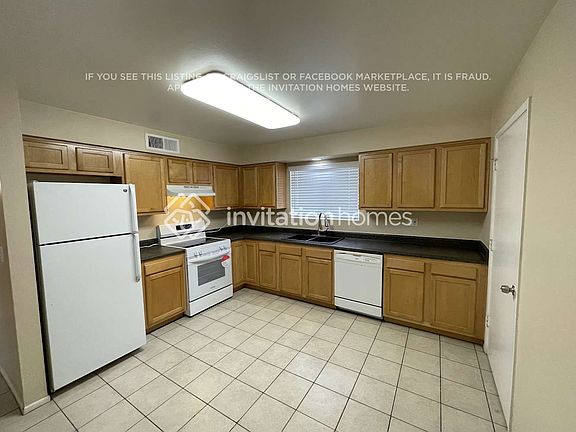 3rd image of 1644 W Crescent Ave