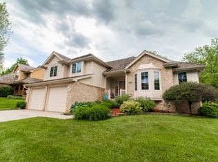 323 Golden Oaks Dr, Council Bluffs, IA 51503