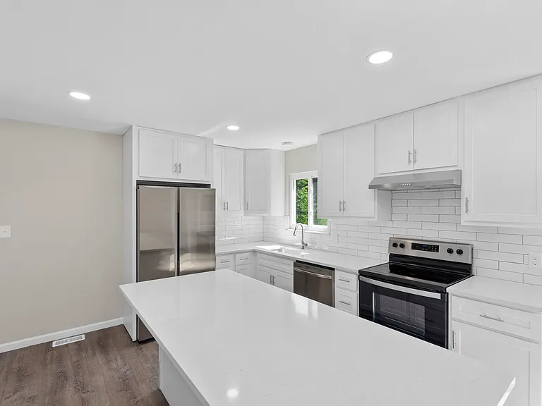 14524 Fox Chase Dr — Photo 4