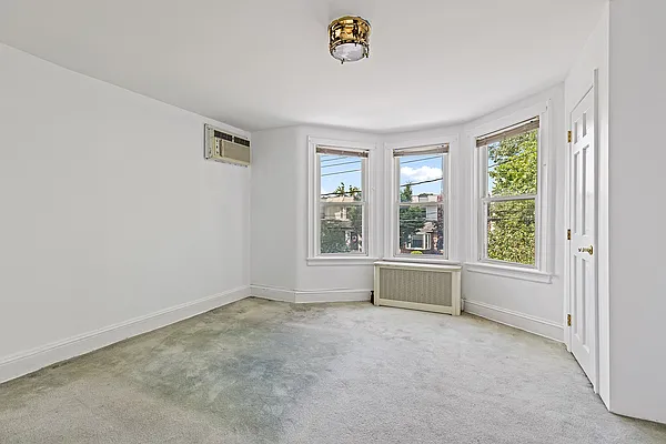 Sold by Compass | media 6