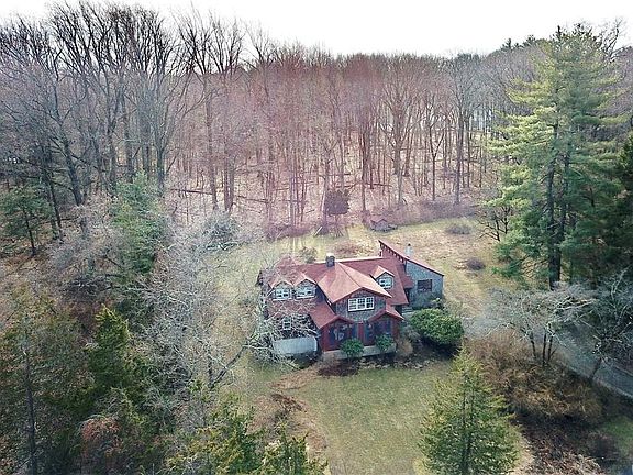 4th image of 20 Pomona Ln