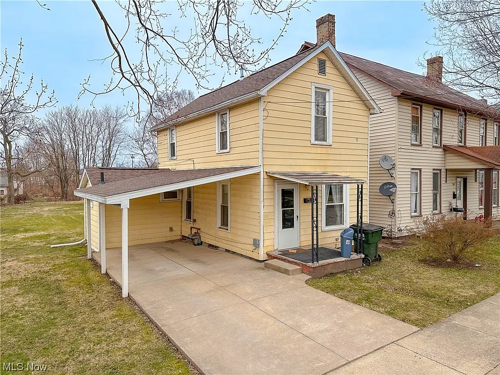 417 Washington St photo 1