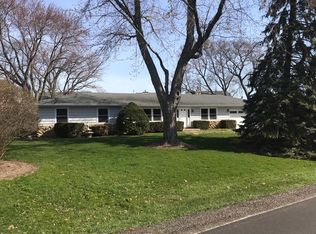 144 Hilltop Ln, Dundee, IL 60118