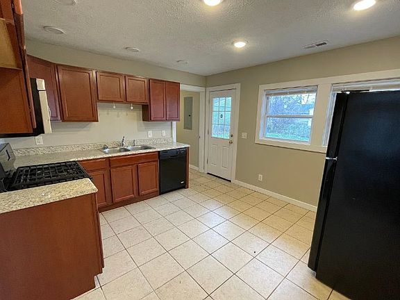 3rd image of 3036 Ute Ln