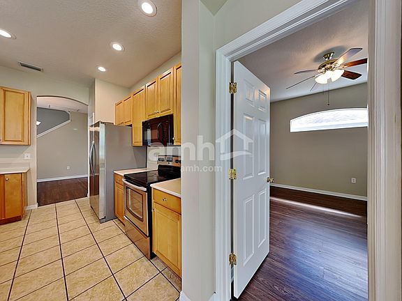 3rd image of 411 Fern Gulley Dr