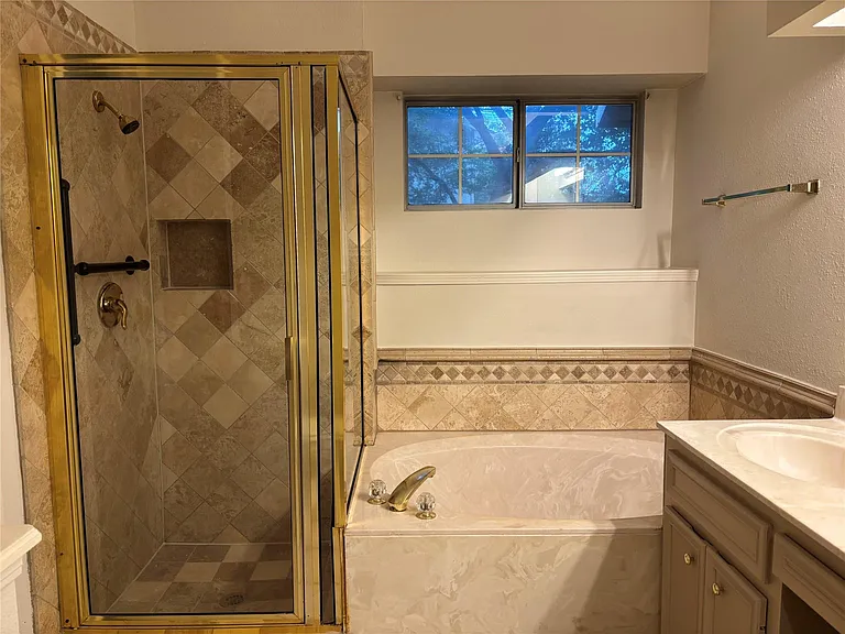 4500 Abelia Dr — Photo 23