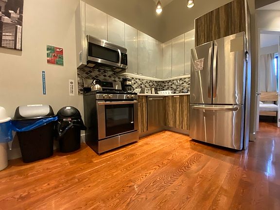 2nd image of 1277 Jefferson Ave #2R