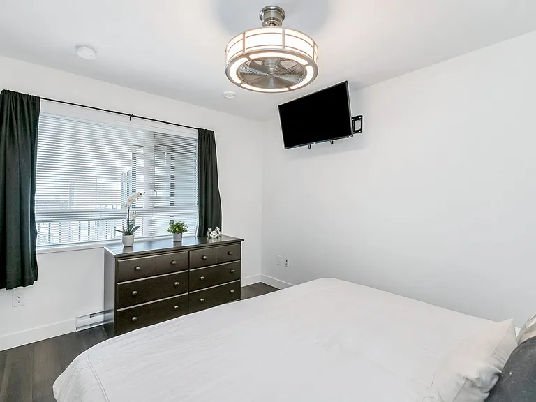 2525 Clarke St #502 — Photo 15
