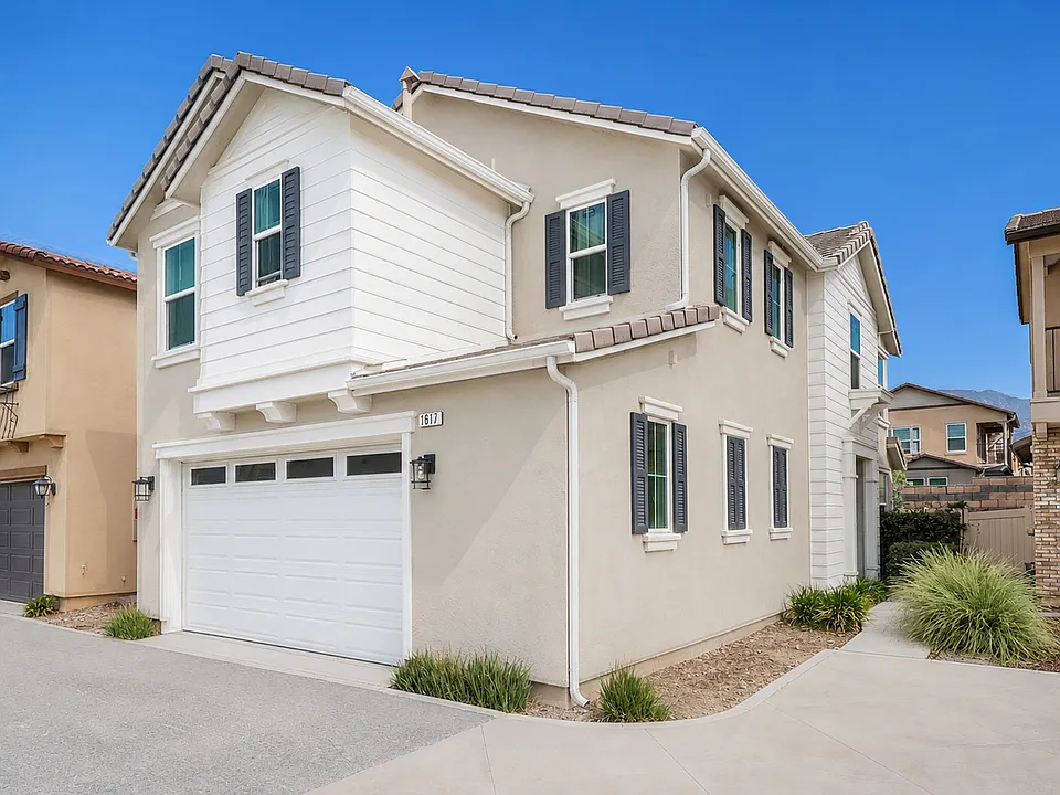 1617 Honeysuckle Pl