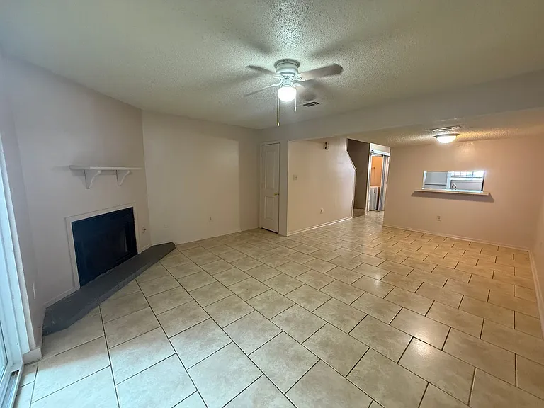 8911-8921 Gsri Ave — Photo 10