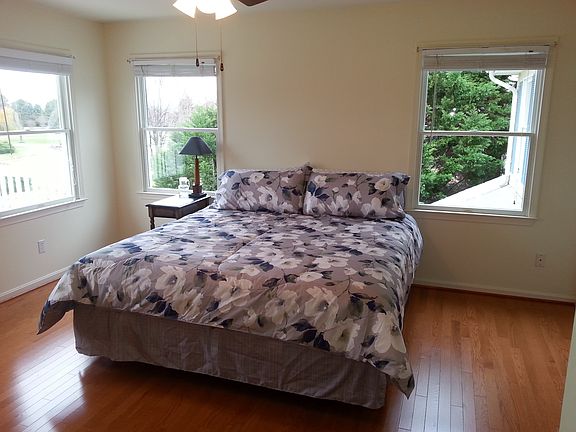 King Bed fits nicely in MBR