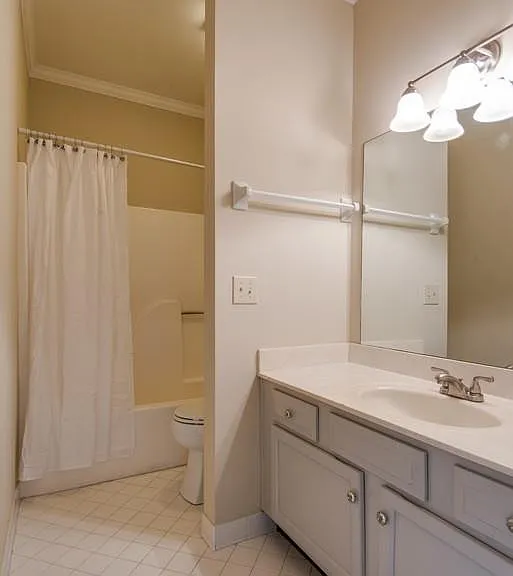 1215 Carriage Park Dr — Photo 13