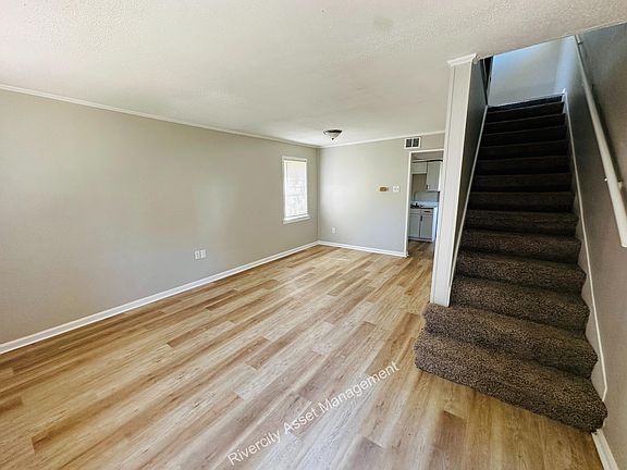 3rd image of 1427 Englewood St