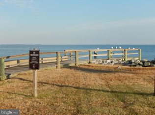 5220 Al Jones Dr, Shady Side, MD 20764