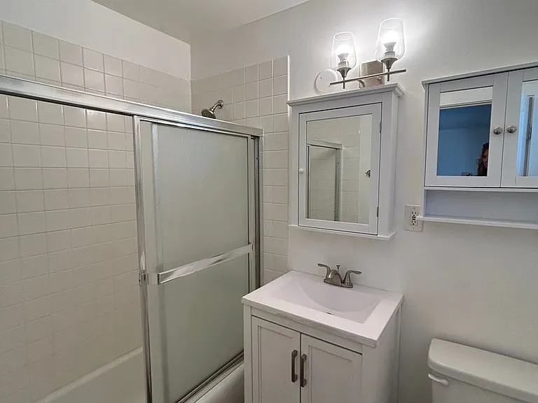 2535 Elwood Ave. — Photo 7