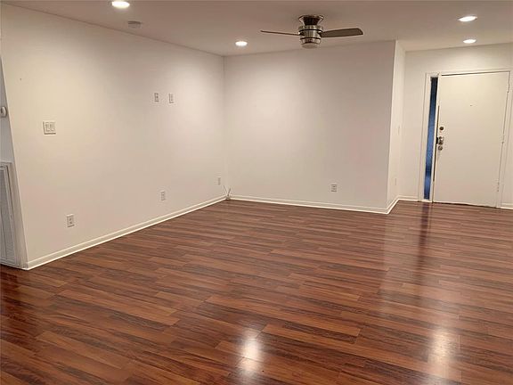 Recently remodeled 2 bedroom Upstairs Corner unit. Move-in condition!