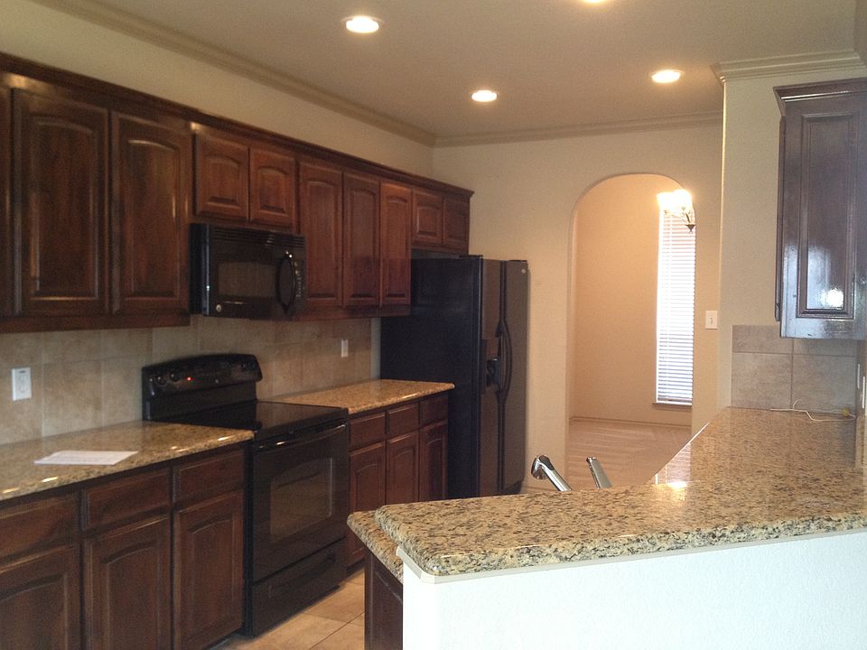 Kitchen with Granite