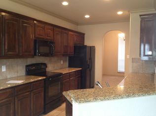 913 Poncho Ln, Haslet, TX 76052