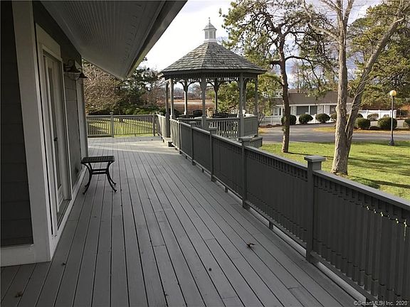 4th image of 15 Salt Meadow Ln #15
