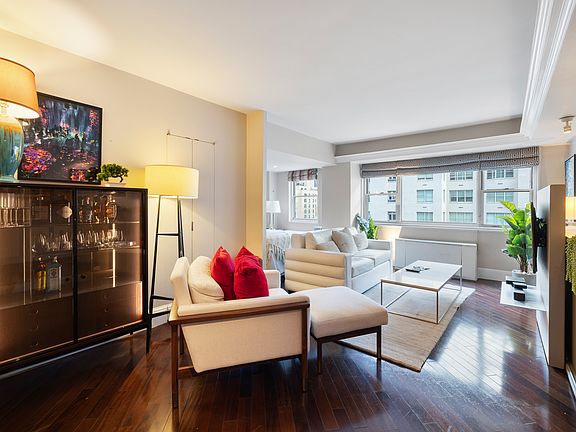 3rd image of 100 W 57th St APT 15F
