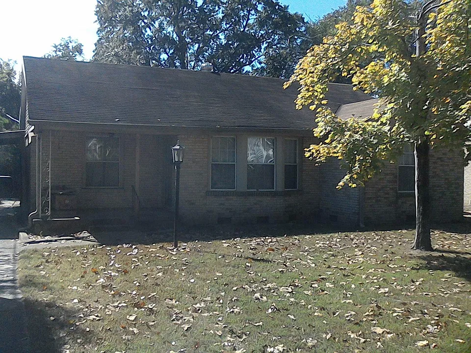 942 Skyline Dr