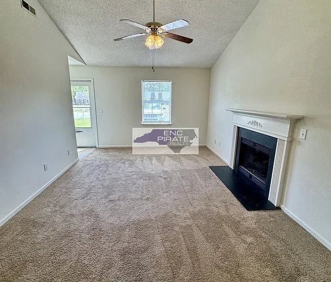 1405 A Angels End #A — Photo 2